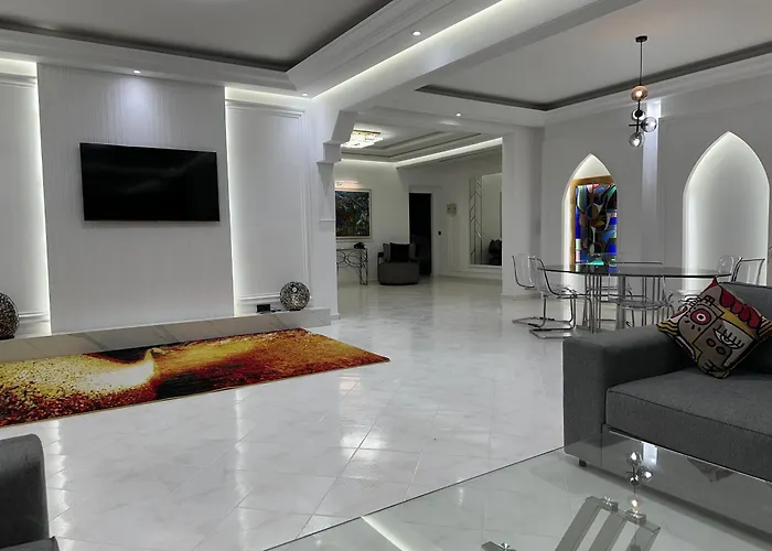 Appartement Nia Confort 2, En Plein Centre Ville, Uniquement Familles, Et Couples Maries